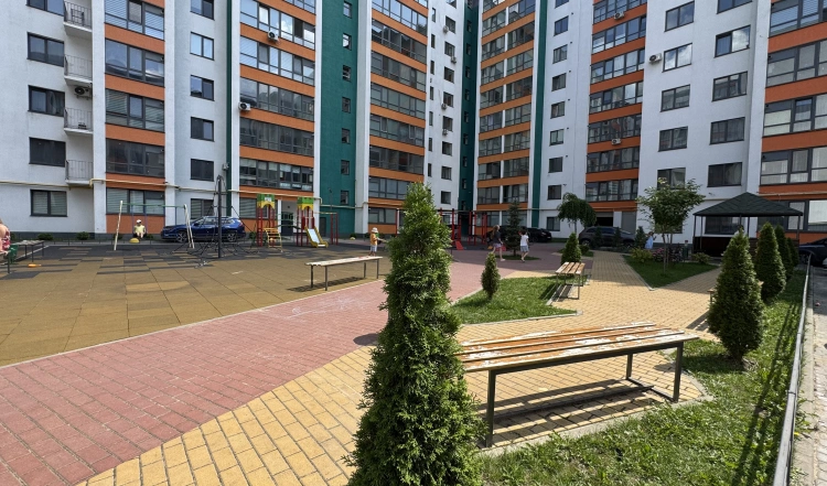 Продаж 3 кімнатної 2 рівневої квартири в Житомирі.